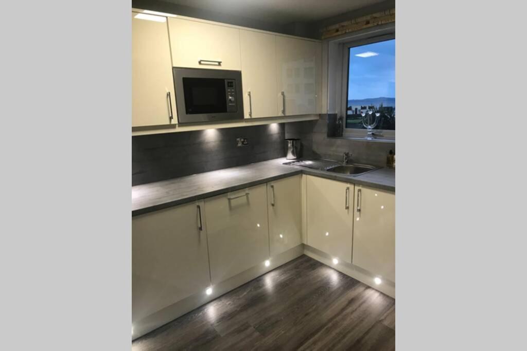 Largs Sea Front, Modern Apartment Eksteriør billede