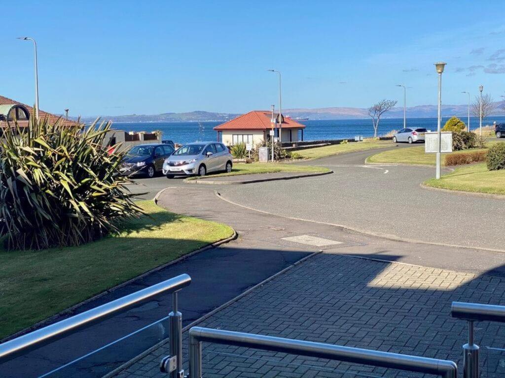 Largs Sea Front, Modern Apartment Eksteriør billede