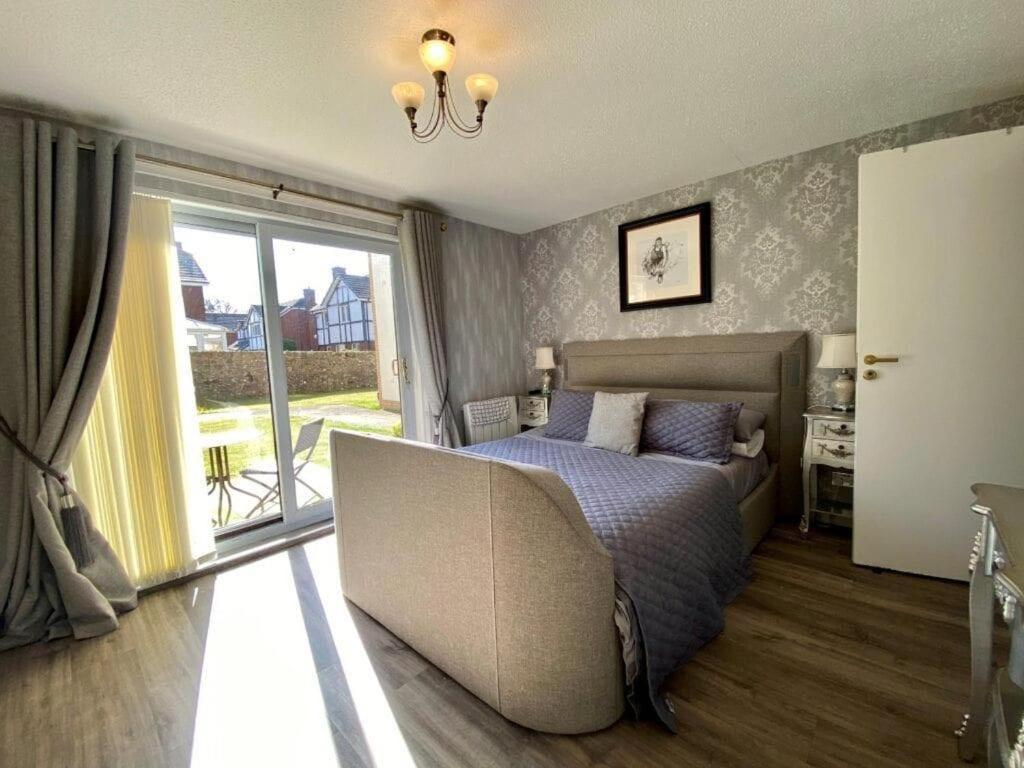 Largs Sea Front, Modern Apartment Eksteriør billede
