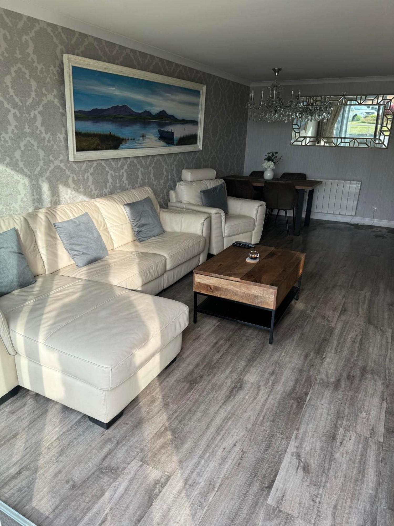 Largs Sea Front, Modern Apartment Værelse billede